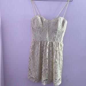Abercrombie & Fitch L lace dress